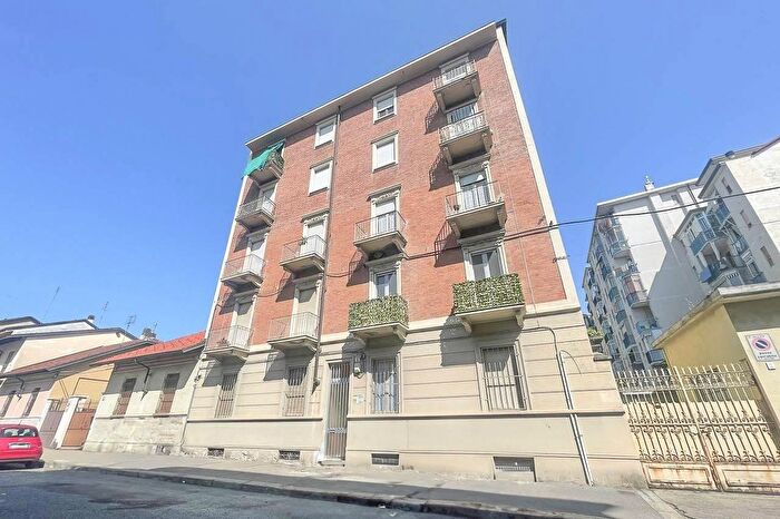 Appartamento trilocale in vendita in Via Carroccio, Torino