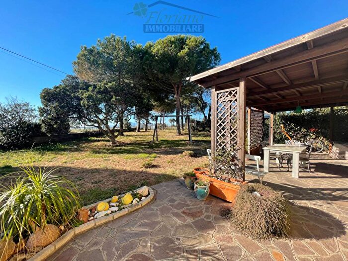 Appartamento trilocale in affitto in Strada Origlio, Capalbio