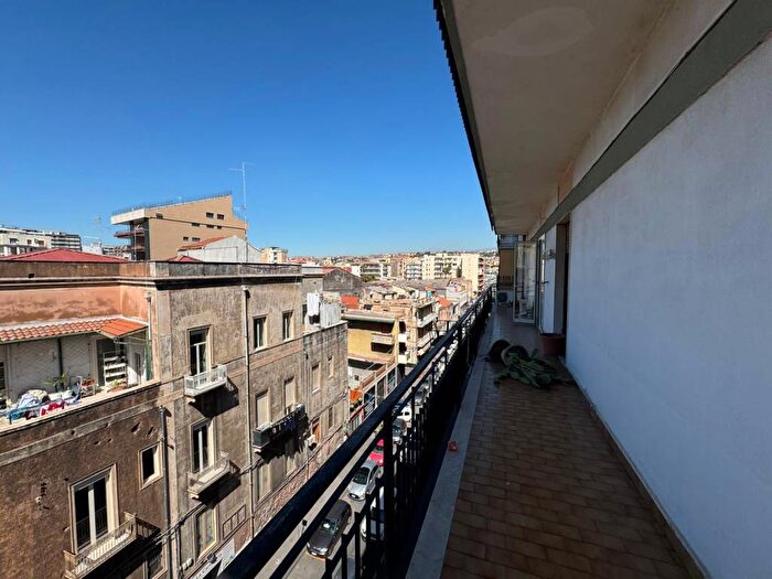 Appartamento con 6 locali in affitto in Via Giuseppe Fava, Cibali, Catania