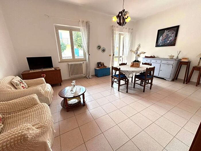 Appartamento con 5 locali in vendita in Lungomare Marconi, Alba Adriatica