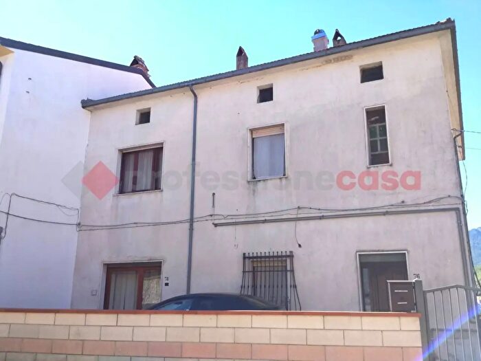Casa con 6 locali in vendita in Via degli Eroi, San Pietro Infine