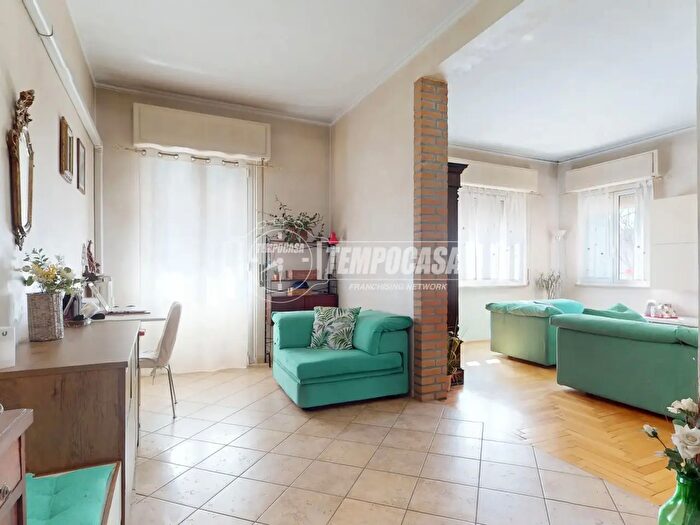 Appartamento trilocale in vendita in Viale Oslavia, Mantova