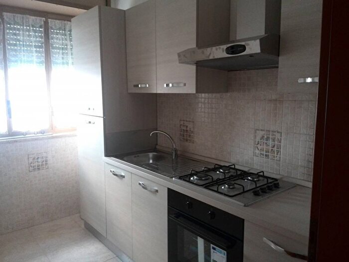 Appartamento trilocale in affitto in Via Tescione Gennaro, Ospedale, Caserta