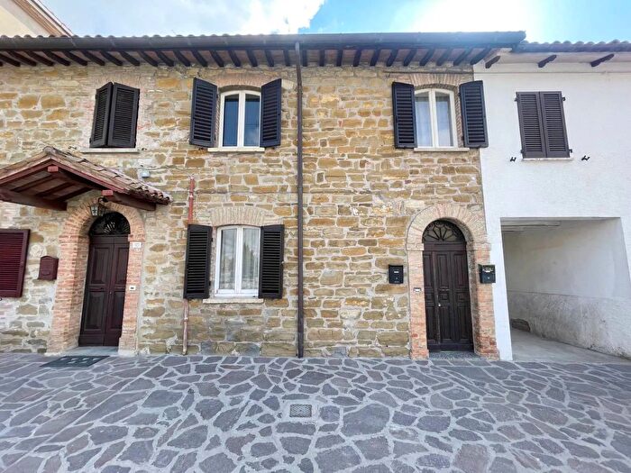 Casa quadrilocale in vendita in Via Europa Gubbio, Gubbio