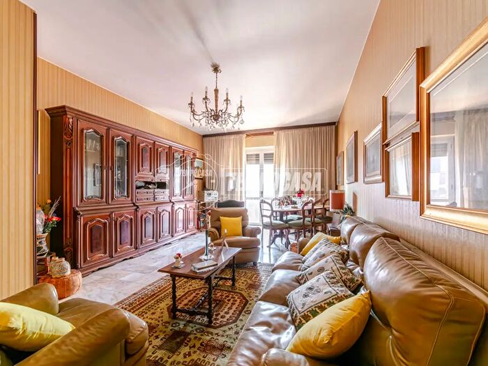 Appartamento quadrilocale in vendita in Via Privata Recanati, Milano