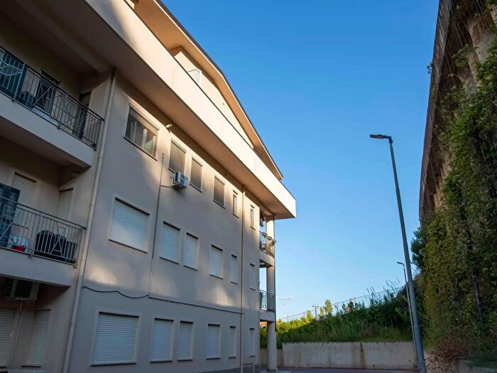 Appartamento trilocale in vendita in Via Antonio Izzi De Falenta, Catanzaro