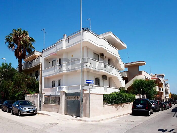 Casa con 6 locali in vendita in Spadolini, Capurso