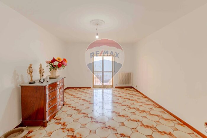 Appartamento quadrilocale in vendita in Via Contestella, Valenzano