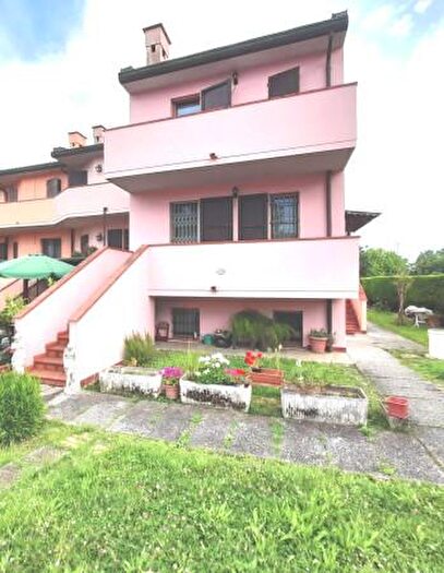 Casa con 6 locali in vendita in Via Luciano Marchi, Copparo