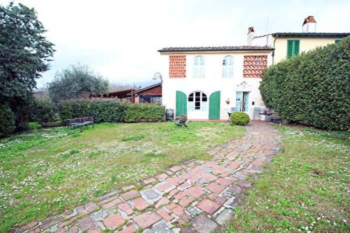 Casa con 5 locali in vendita in Via delle Ralle, Capannori