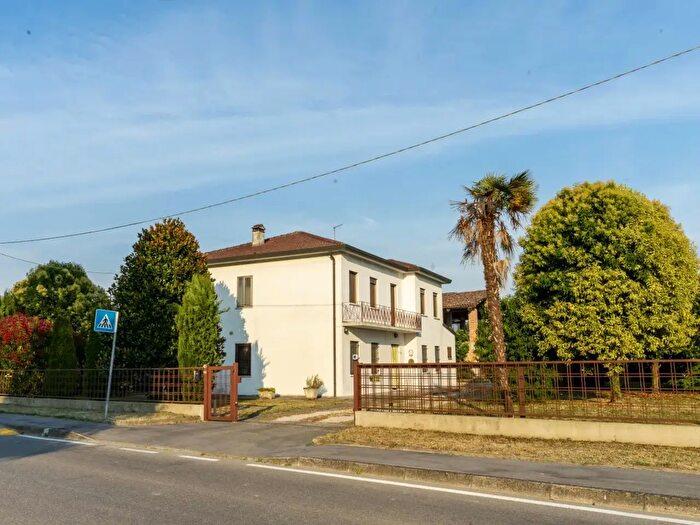 Casa con 5 locali in vendita in Via Armando Pillon, Abano Terme