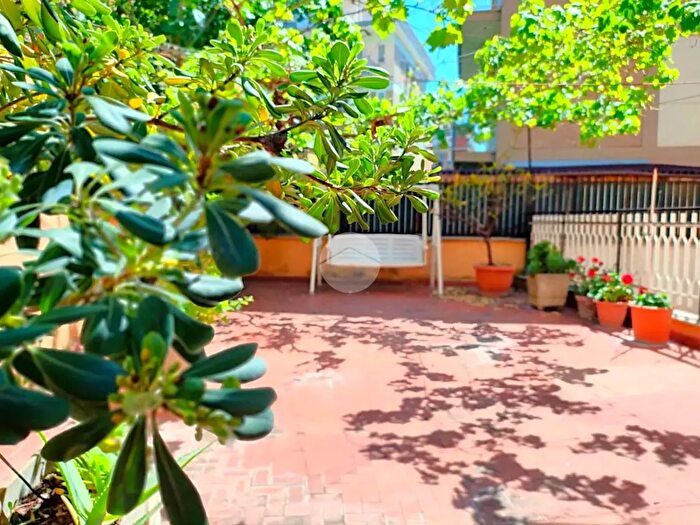 Appartamento trilocale in vendita in Via Giovanni Marradi, Roma