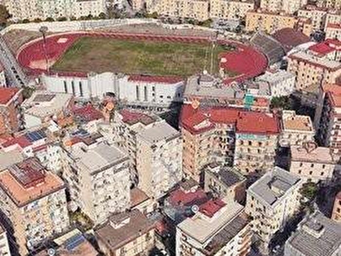 Appartamento quadrilocale in affitto in Piazza Renato Casalbore, Centro, Salerno