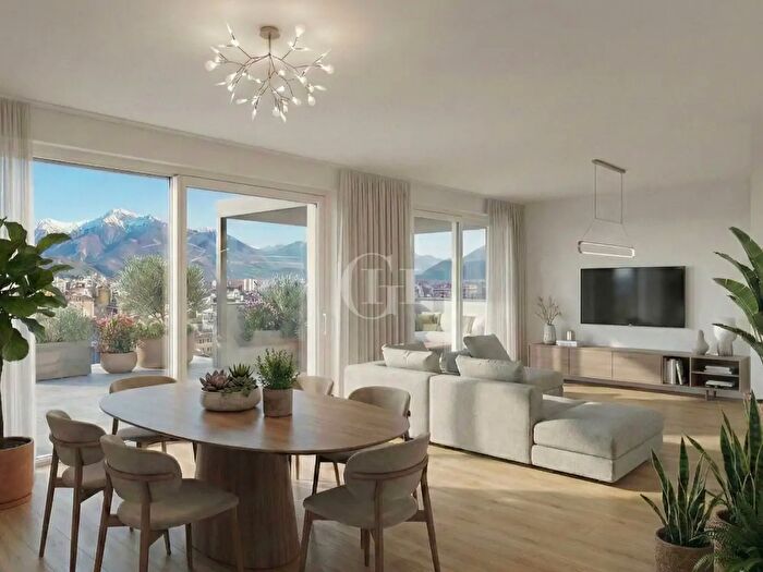 Appartamento con 5 locali in vendita in Via Matteotti, Trento