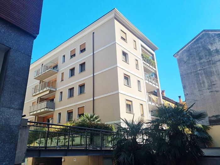 Appartamento bilocale in affitto in Via Salasco, Bocconi, Milano