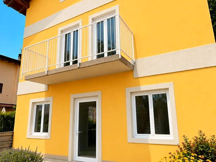 Casa quadrilocale in vendita in Via Favirano, Torre De' Busi