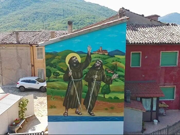 Casa con 8 locali in vendita in Frazione Cacciano, Fabriano
