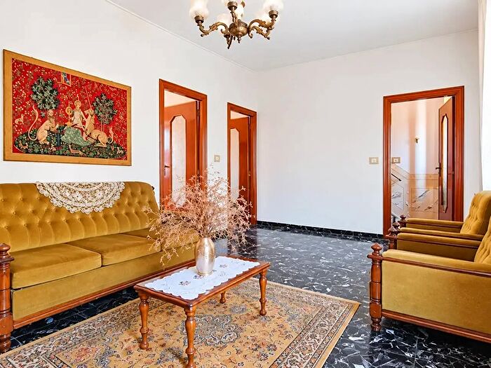 Appartamento trilocale in vendita in Via Don Luigi Sturzo, San Nicandro Garganico
