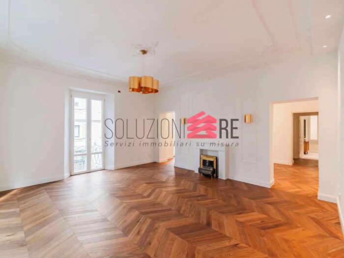 Appartamento quadrilocale in vendita in Via Greppi, Novara