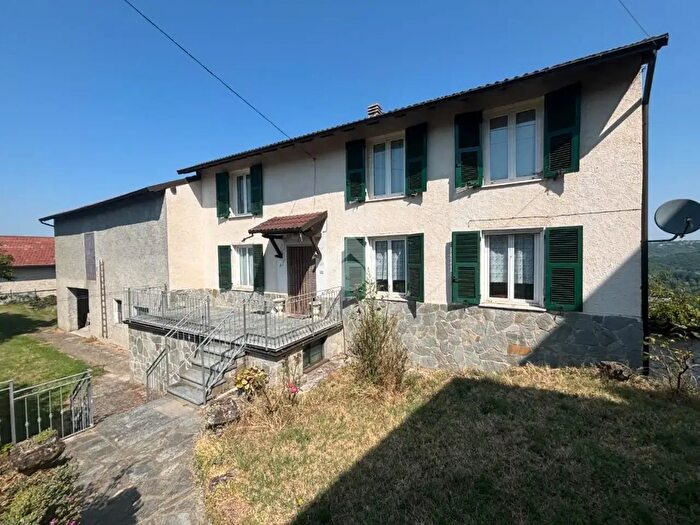 Casa quadrilocale in vendita in Via Roma, Stazzano