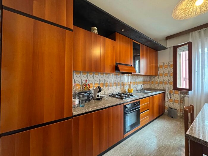 Appartamento con 6 locali in affitto in Viale Padova Chioggia Ve, Chioggia