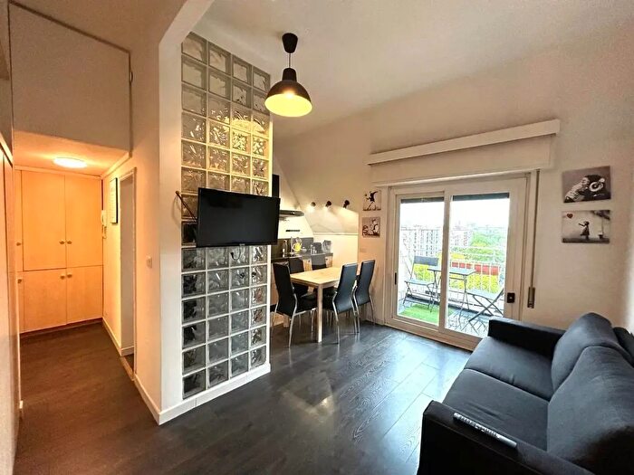 Appartamento bilocale in vendita in Piazza Insubria, Milano