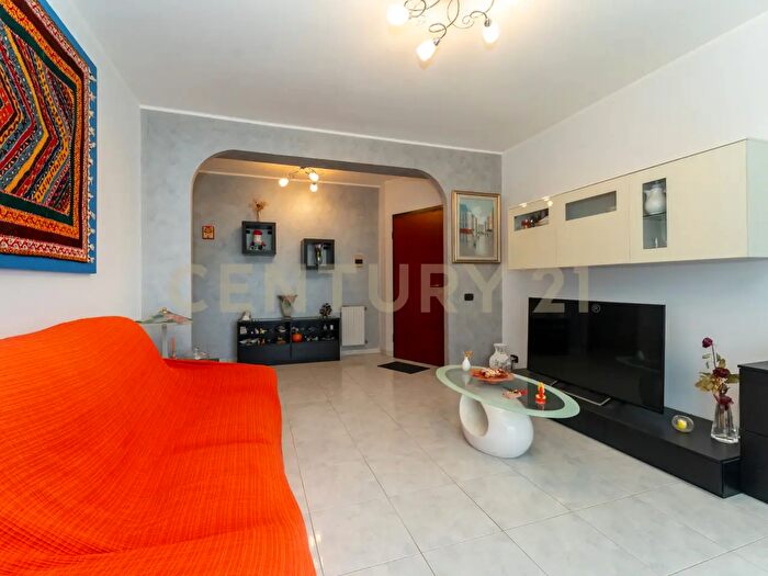 Appartamento quadrilocale in vendita in Via Giolitti Giovanni Snc, Gravina Di Catania