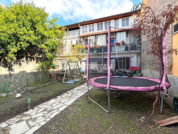 Appartamento trilocale in vendita in Vicolo Trento, Capriate San Gervasio