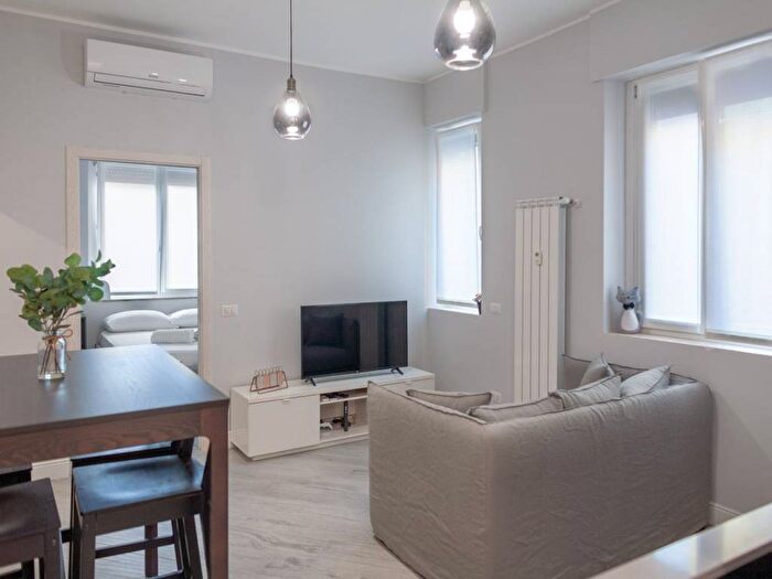 Appartamento bilocale in affitto in Via Giovan Battista Pergolesi, Buenos Aires, Milano