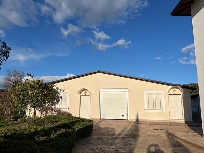 Appartamento trilocale in affitto in Contrada Santa Lucia, Altavilla Silentina