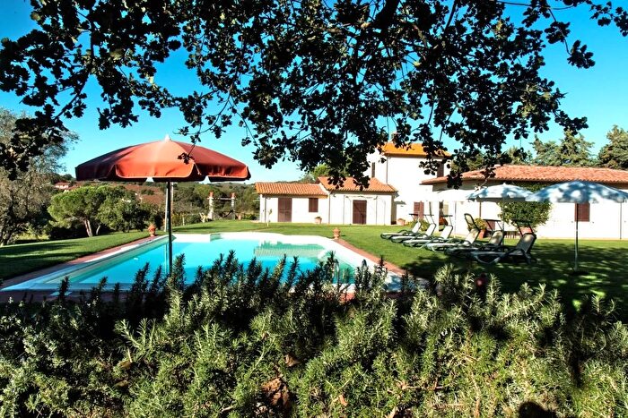 Casa con 10 locali in affitto in Magliano in Toscana, Magliano In Toscana