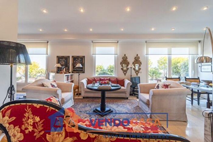 Appartamento trilocale in vendita in Via Ettore Rosa, Cuneo