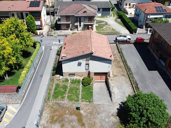 Casa con 5 locali in vendita in Mozzecane