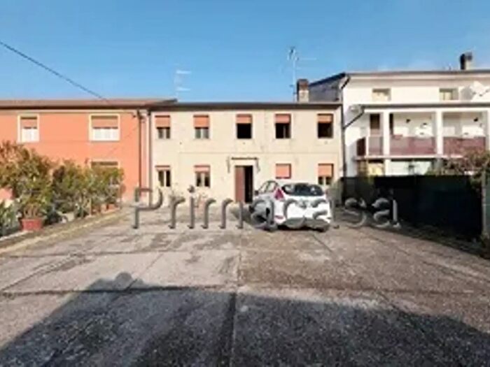 Casa con 9 locali in vendita in Via Rampin, Nogara