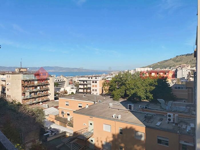 Appartamento quadrilocale in vendita in Via Diramazione Rausei Via Cardinale Portanova, Reggio Calabria