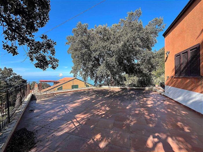 Casa trilocale in vendita in Contrada Nastasi Snc, Pollina