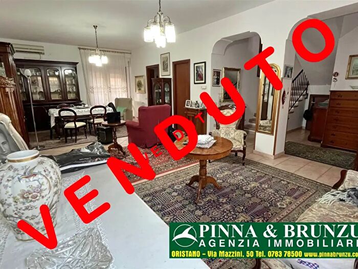 Casa con 5 locali in vendita in Oristano