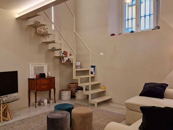 Appartamento monolocale in affitto in via Castelfidardo, Moscova, Milano