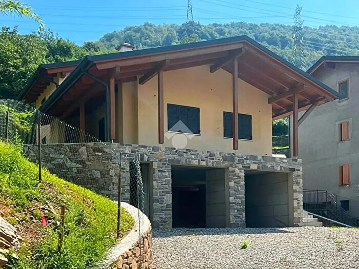 Casa con 5 locali in vendita in Via Torchio, Cedegolo