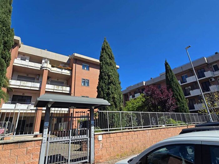 Appartamento trilocale in affitto in Via Rino Gaetano, Porta di Roma, Roma