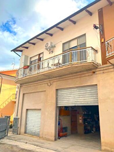 Casa trilocale in vendita in Via Picena, San Ginesio