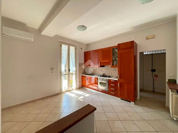 Appartamento trilocale in vendita in Via Francesco Acri, Cosenza