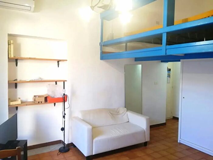 Appartamento monolocale in affitto in Vico Corriere a Santa Brigida, Napoli