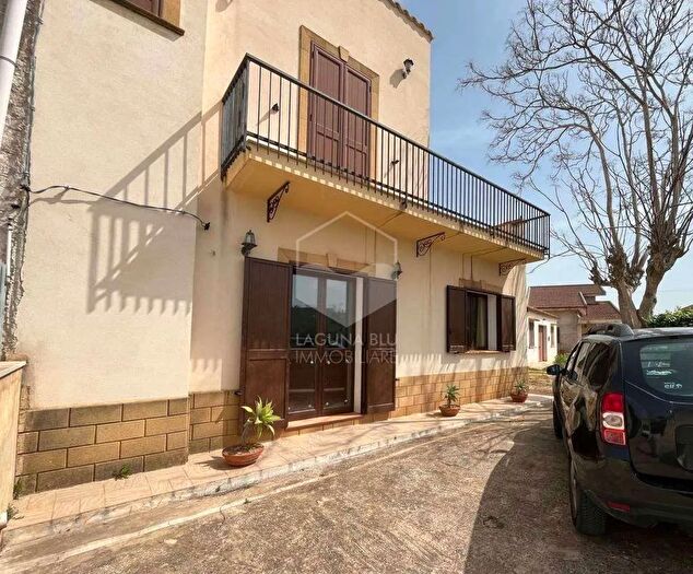 Casa quadrilocale in vendita in Cda Digerbato, Marsala