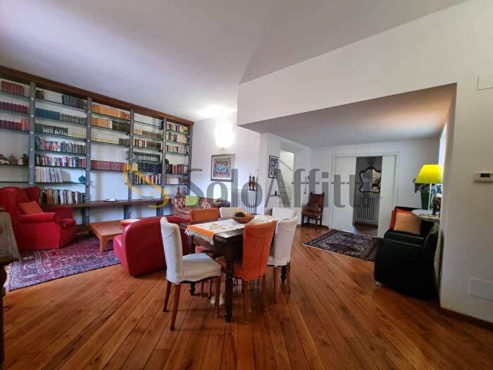 Appartamento con 5 locali in affitto in Via Niccolò da Uzzano, Gavinana, Firenze