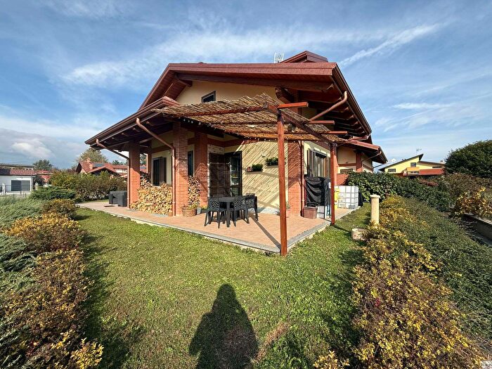 Casa con 5 locali in vendita in Via Bernardo Chiara, Vauda Canavese