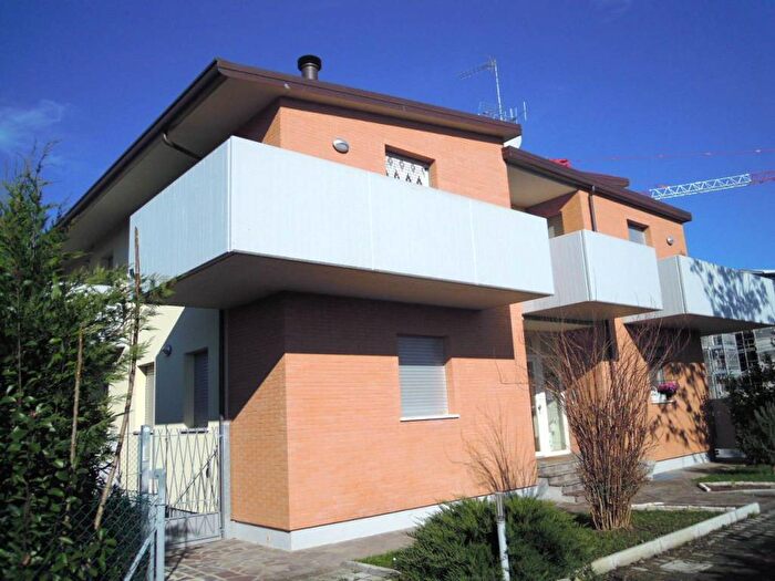 Appartamento trilocale in affitto in Ronco, Forlì