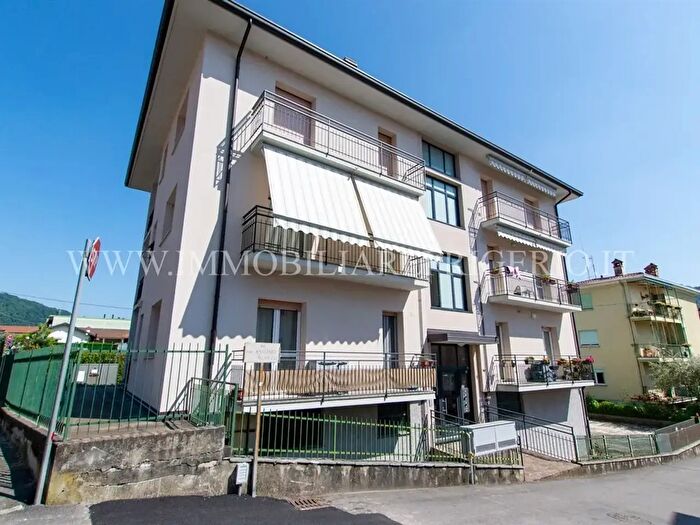 Appartamento trilocale in vendita in Via Don Antonio Seghezzi, Cisano Bergamasco