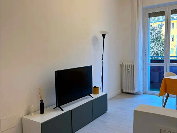 Appartamento monolocale in affitto in Via Tavazzano, Milano