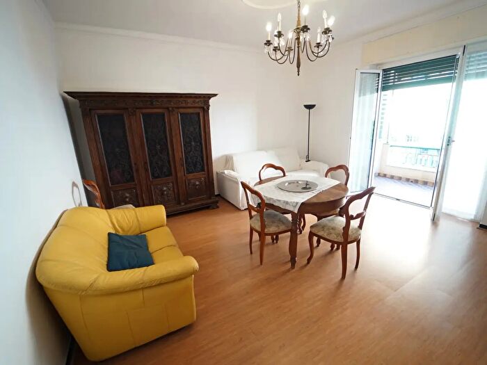 Appartamento con 5 locali in affitto in Chiavari